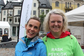 Karoline Heggøy i Frisklivssentralen Bergen og Berit Kleppe, enhetsleder i Rask psykisk helsehjelp Bergen