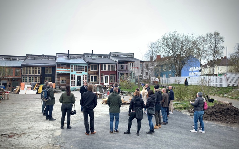 Nettverkssamling i Housing First: omvisning på Svartlamon (Foto: Mathias Estensen/NAPHA)