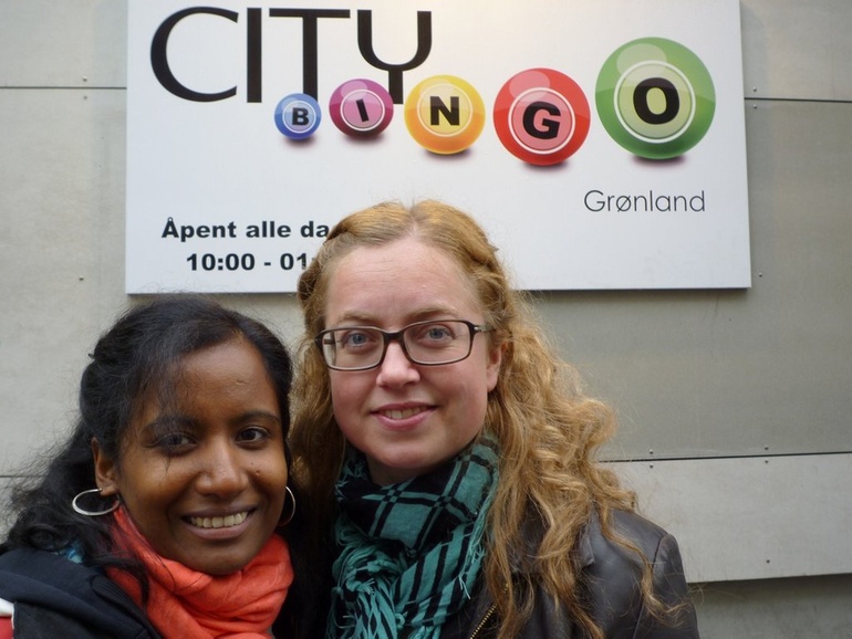 Sulkasana Sivapatham og Silje Hirsch arbeider i Blå Kors - med tilbud for innvandrere med spillavhengighetsproblemBlå Kors