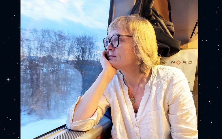 Ellen Hoxmark, leder i NAPHA, på toget