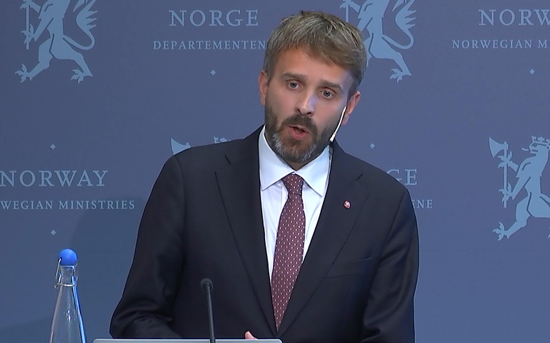 Helse- og omsorgsminister Jan Christian Vestre fra en tidligere pressekonferanse