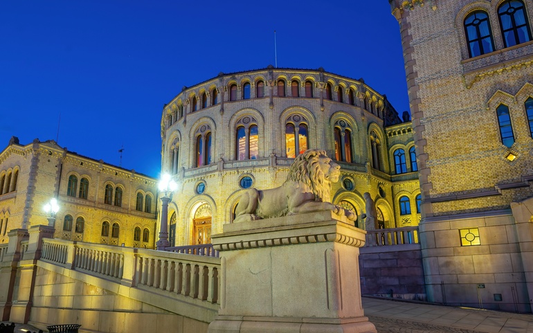 Stortinget_kveld