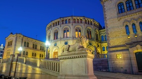 Stortinget_kveld