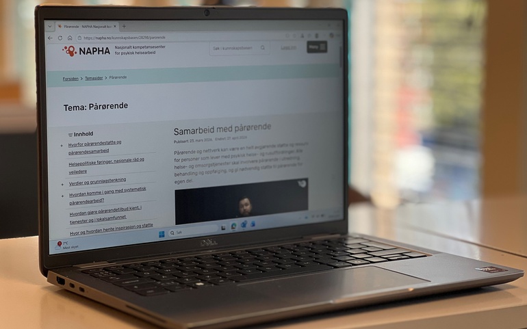 En laptop viser pårørende-temasiden