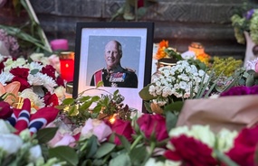 NÆ Blomster Kong Harald ved Stiftsgården