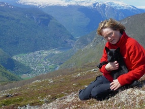 Berit Kaardal med hund