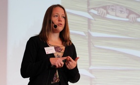 Runa Rodahl Øvland, forteller og kulturarbeider, på FARVE-konferansen 2012