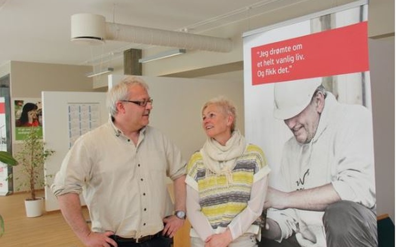 F.v. Sverre Aasbak og Torhild Gundersen ved Jobbhuset i Trondheim