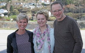F.v. Assisterende avdelingsleder i Abup Iris Anette Olsen, erfaringskonsulent Iris Dahle og Per Øyvind Lindgren fra Kristiansand kommune.