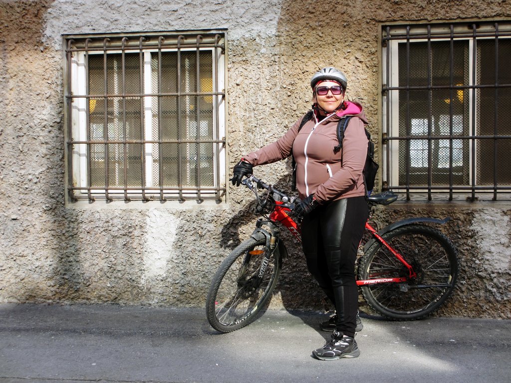 Betty Stjernen med sykkel