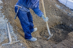 Mann som graver