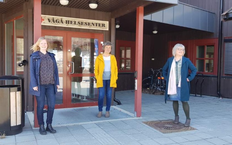 F.v.  Anne Marte Nordlie Myren (psykolog v/Otta DPS), Edel Holen, (enhetsleder poliklinikk v/Otta DPS), Guro Frydenlund,  fagleder i Vågå kommne