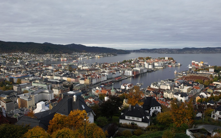 Bergen by sett fra en høyde