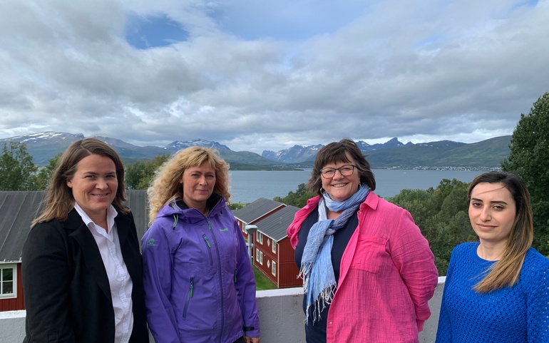 Ann-Elise Green Stensøy (teamkoordinator), Linda Berge (teamkoordinator), Heidi Beathe Høie (leder) og Leila Shirighaleh (verneombud) ved Ankeret boligtjeneste.